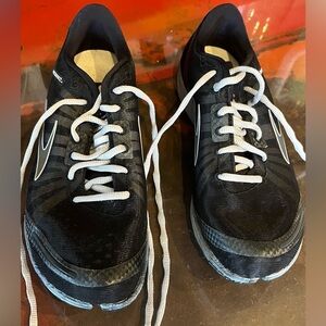 Brooks Pure Connect running shoes size 10